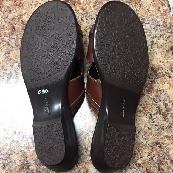 Clarks - Picture 3 of 3